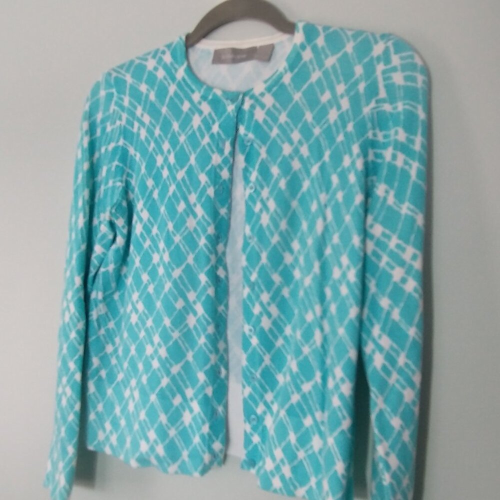 Liz Claiborne Blue and White Patterned Cardigan Size M